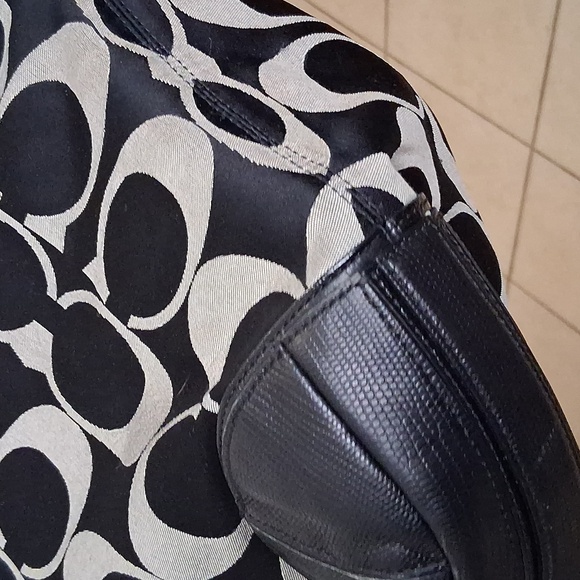 Coach purse - Picture 5 of 7